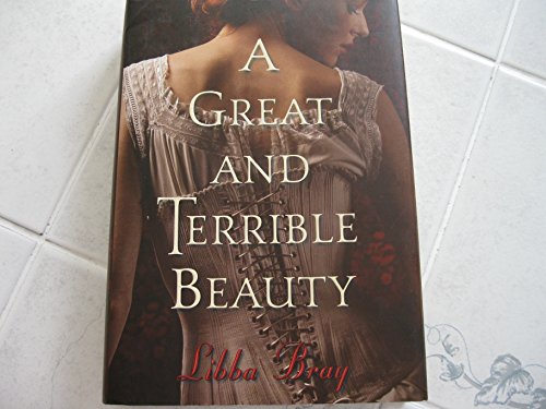 Imagen de archivo de A Great and Terrible Beauty a la venta por SecondSale