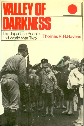 Beispielbild fr Valley of Darkness : The Japanese People and World War Two zum Verkauf von Better World Books