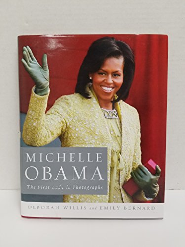 Beispielbild fr Michelle Obama: The First Lady in Photographs zum Verkauf von SecondSale