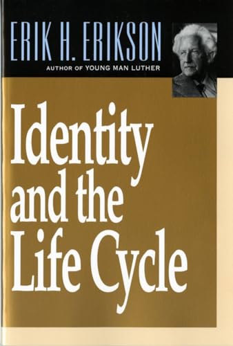 Imagen de archivo de Identity and the Life Cycle a la venta por BooksRun