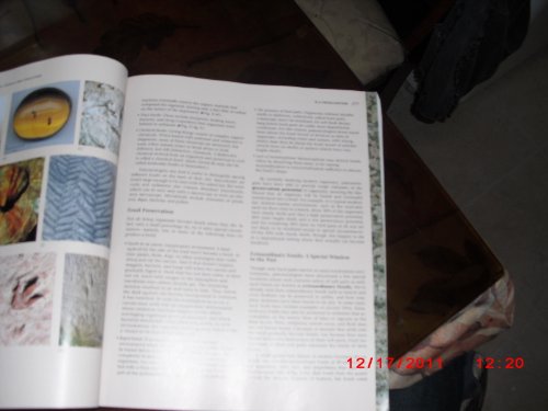 Imagen de archivo de Essentials of Geology a la venta por Better World Books: West