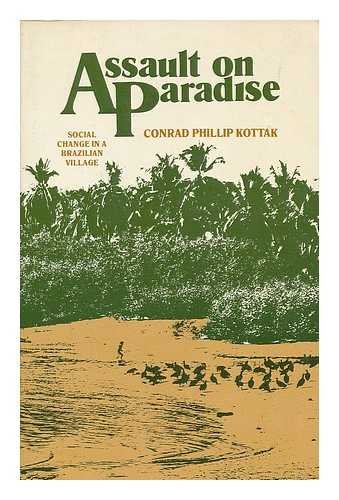 9780394334097: Assault on paradise: Social change in a Brazilian village