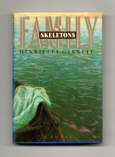 Imagen de archivo de Family Skeletons a la venta por SecondSale