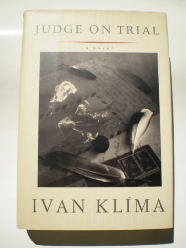 Imagen de archivo de Judge On Trial a la venta por Once Upon A Time Books