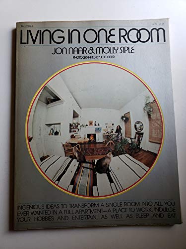 Imagen de archivo de Living in One Room a la venta por Better World Books: West