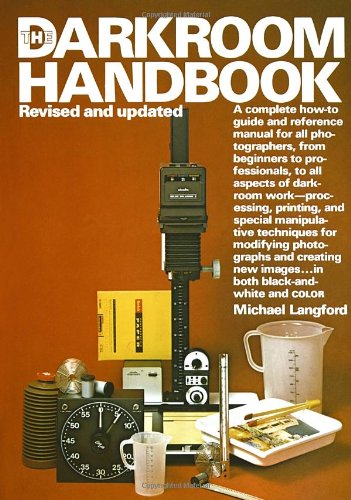 Beispielbild fr The Darkroom Handbook zum Verkauf von Wonder Book