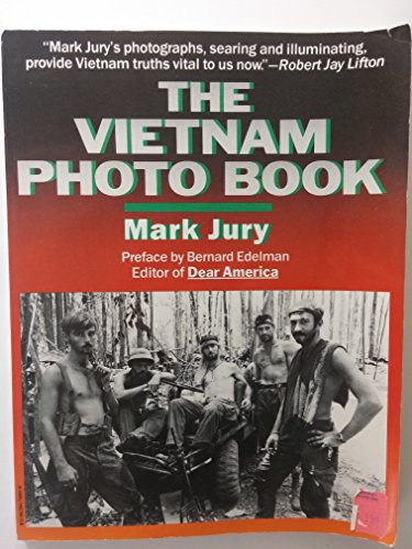 Beispielbild fr The Vietnam Photo Book zum Verkauf von BooksElleven