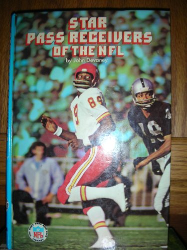 Imagen de archivo de Star pass receivers of the NFL (The Punt, pass, and kick library) a la venta por Wonder Book
