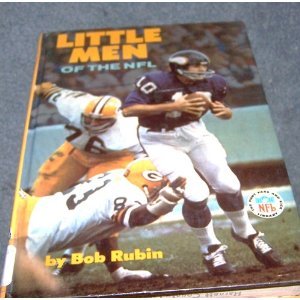 9780394828077: Little men of the NFL (The Punt, pass, and kick library)