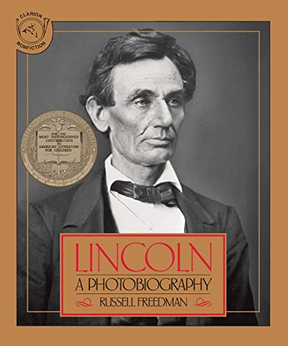 Imagen de archivo de Lincoln: A Photobiography (Houghton Mifflin social studies) a la venta por Your Online Bookstore