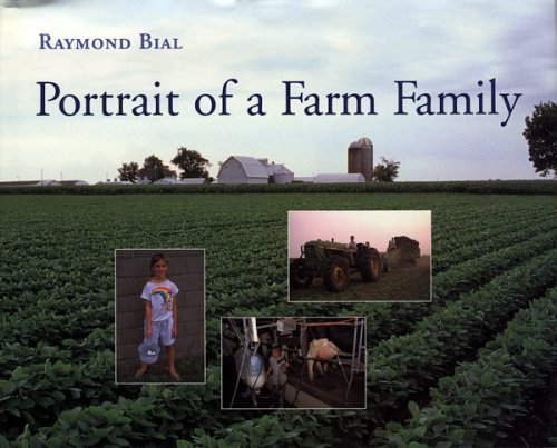 Beispielbild fr Portrait of a Farm Family zum Verkauf von Better World Books