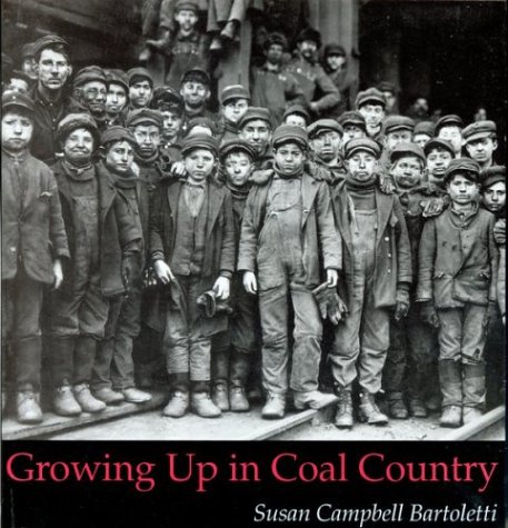 9780395778470: Growing Up in Coal Country