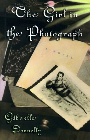 Beispielbild fr The Girl in the Photograph zum Verkauf von More Than Words