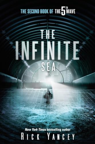 Beispielbild fr The Infinite Sea: The Second Book of the 5th Wave zum Verkauf von Gulf Coast Books