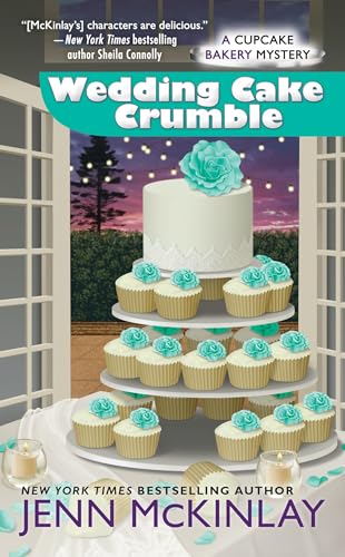 Beispielbild fr Wedding Cake Crumble (Cupcake Bakery Mystery) zum Verkauf von Wonder Book