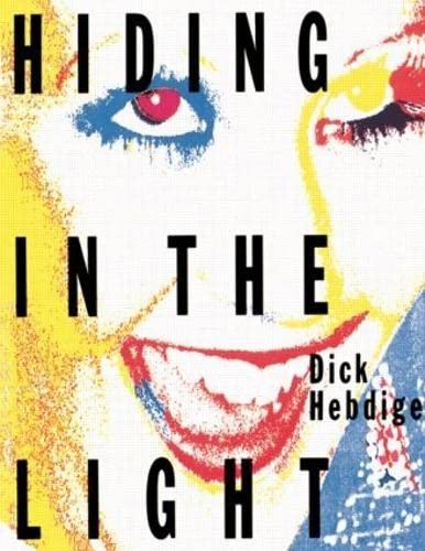 9780415007375: Hiding in the Light: On Images and Things (Comedia)
