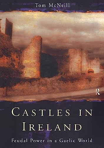 Beispielbild fr Castles in Ireland zum Verkauf von Blackwell's