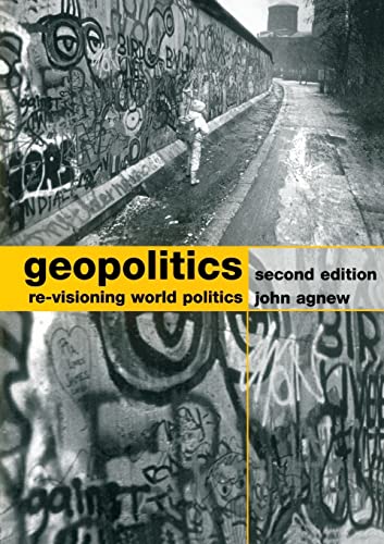 9780415310079: Geopolitics Re-Visioning World Politics