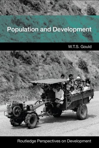9780415354479: Population and Development (Routledge Perspectives on Development)