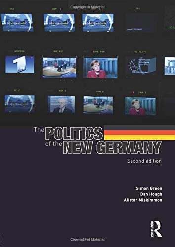 9780415604390: The Politics of the New Germany