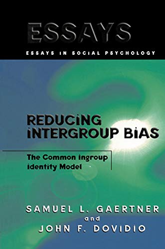 Imagen de archivo de Reducing Intergroup Bias: The Common Ingroup Identity Model a la venta por Revaluation Books