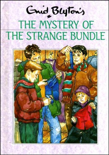 9780416174229: The Mystery of the Strange Bundle: no 74 (Rewards S.)