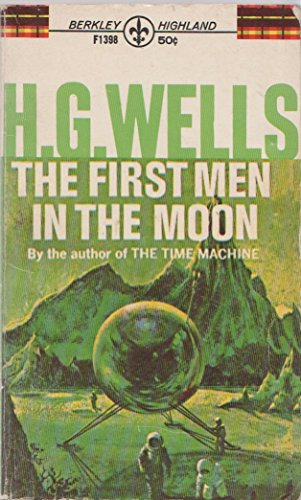 Imagen de archivo de First Men in Moon a la venta por ThriftBooks-Dallas