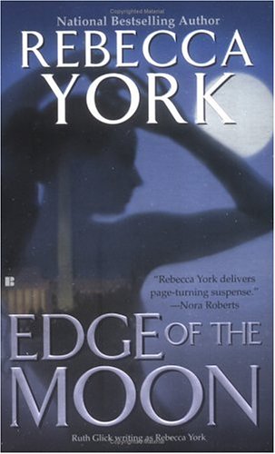 Imagen de archivo de Edge of the Moon (The Moon Series, Book 2) a la venta por Gulf Coast Books