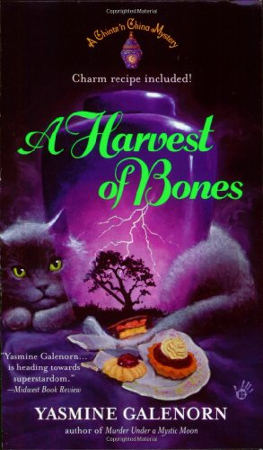 Beispielbild fr A Harvest of Bones (Chintz 'n China Series) zum Verkauf von Gulf Coast Books