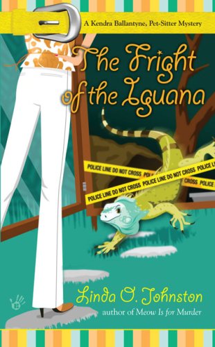 Beispielbild fr The Fright of the Iguana : A Kendra Ballantyne, Pet-Sitter Mystery zum Verkauf von Better World Books