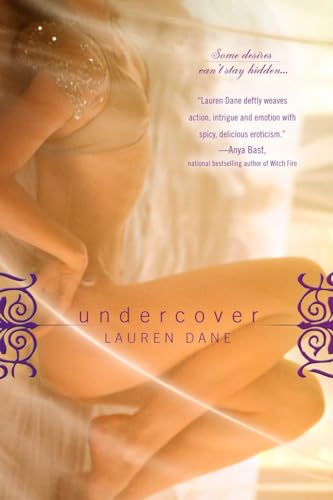 9780425224649: Undercover (Federation Chronicles)