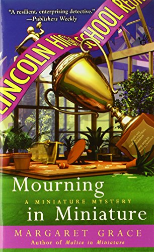 9780425230800: Mourning in Miniature (A Miniature Mystery)