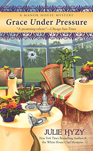 9780425235218: Grace Under Pressure: 1 (A Manor House Mystery)