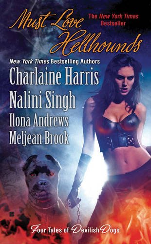 9780425236338: Must Love Hellhounds: Four Tales of Devilish Dogs