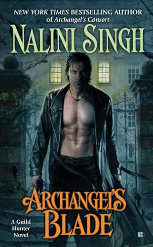 Imagen de archivo de Archangel's Blade (A Guild Hunter Novel) a la venta por SecondSale