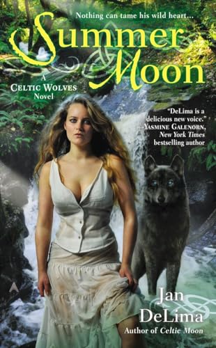 Imagen de archivo de Summer Moon a la venta por Better World Books