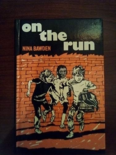 9780435121051: On the Run (New Windmills)