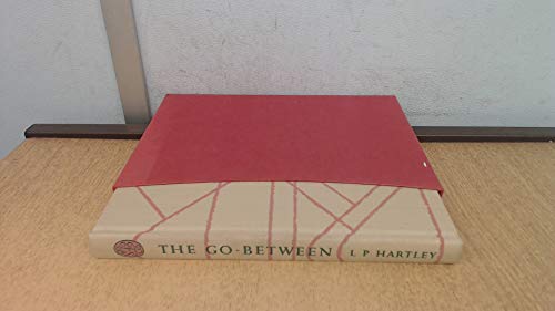 Imagen de archivo de The Go Between (New Windmills KS3) a la venta por WorldofBooks