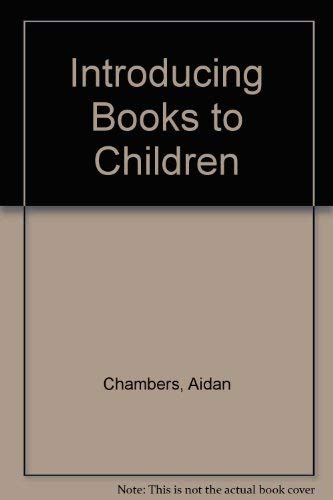 Beispielbild fr Introducing Books to Children zum Verkauf von Better World Books