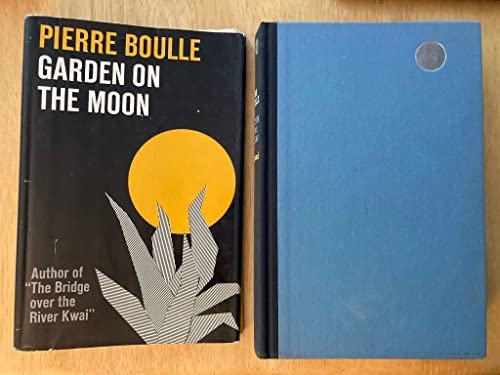 9780436058035: Garden on the Moon