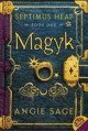 9780439026901: Magyk (Septimus Heap, Volume 1) [Taschenbuch] by Angie Sage