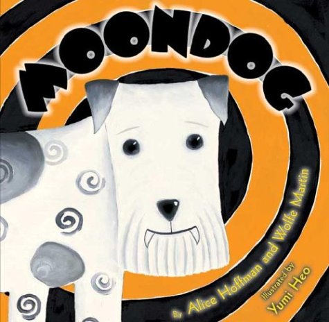 Imagen de archivo de Moondog a la venta por Nealsbooks