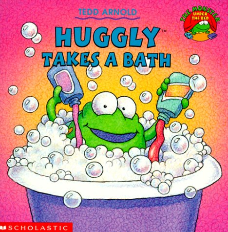 9780439102698: Huggly Takes a Bath (Monster Under the Bed)