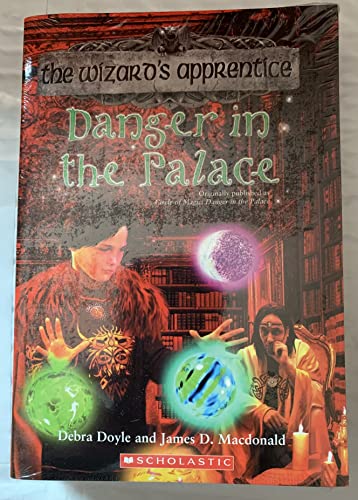 Stock image for Danger in the Palace (Circle of Magic, Book 4) for sale by Wally's Books