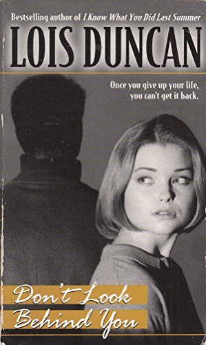 Beispielbild fr Don't Look Behind You zum Verkauf von Front Cover Books