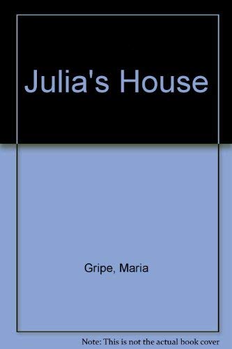 Beispielbild fr Julia's House (Julias Hus Och Nattpappan) zum Verkauf von Acme Books