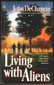 Imagen de archivo de Living With Aliens a la venta por Half Price Books Inc.