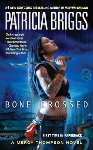 Beispielbild fr Bone Crossed (Mercy Thompson, Book 4) zum Verkauf von Gulf Coast Books