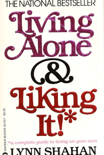 Imagen de archivo de Living Alone and Liking It a la venta por ThriftBooks-Dallas