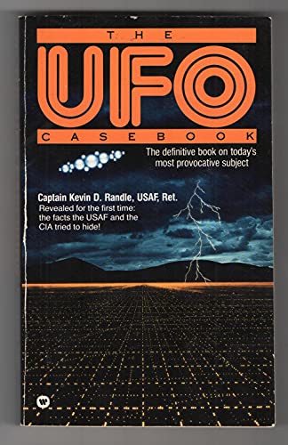 Imagen de archivo de The UFO Casebook a la venta por Jenson Books Inc